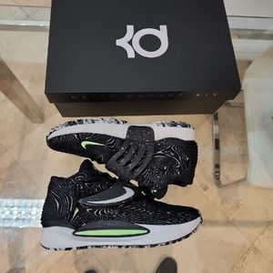 Basketball shoes nike KD 14